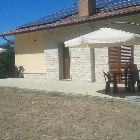 Il Papavero Alloggio per agriturismo Gubbio
